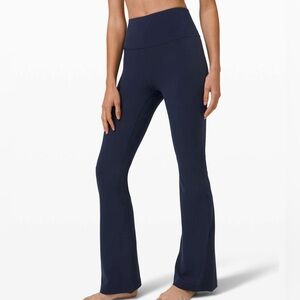 Lululemon Athletica Groove Nulu High-Rise Flared Leggings True Navy - Size 6